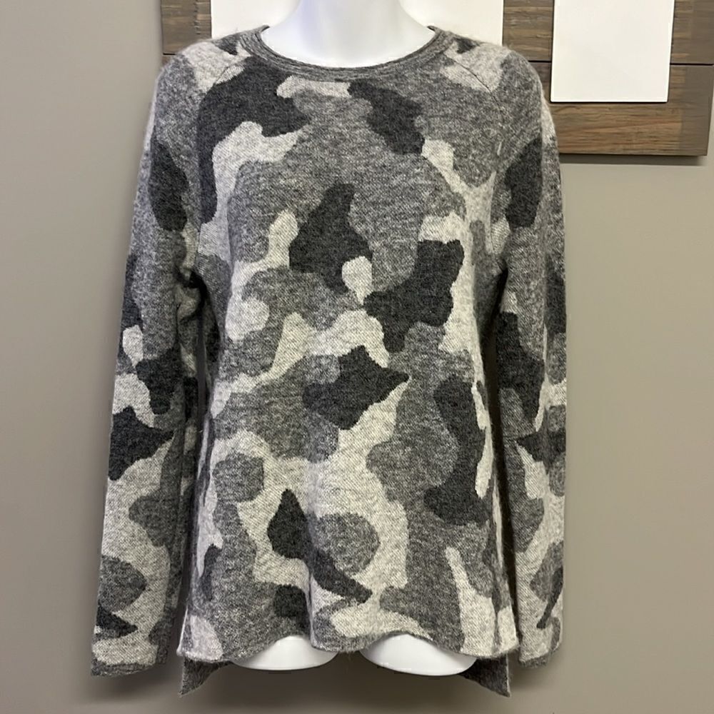 Athleta Undercover Gray Camo High Low Long Sleeve Wool Blend Sweater- Small